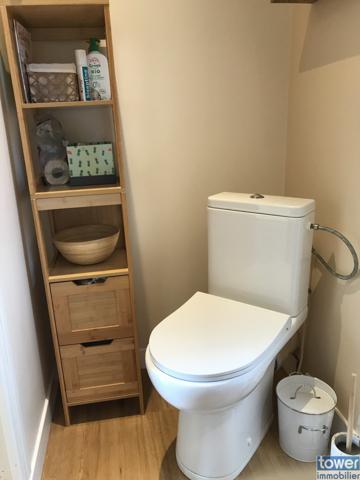 Superbe corps de ferme sur 1 hectare avec gite indépendant à rénover, séchoir à tabac et nombreuses dépendance