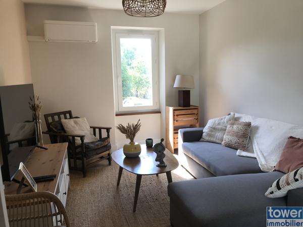 Superbe corps de ferme sur 1 hectare avec gite indépendant à rénover, séchoir à tabac et nombreuses dépendance