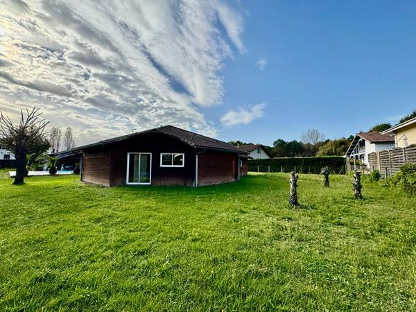 Propriété de 250 m2 à Angresse avec 2 lots d'habitations