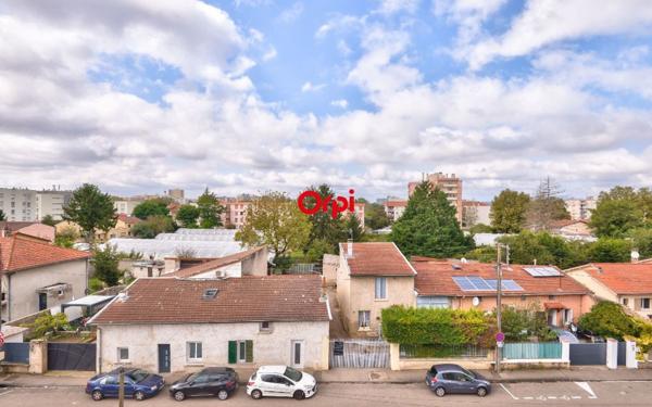 Appartement à vendre    5 pièces •  Vaulx-en-Velin