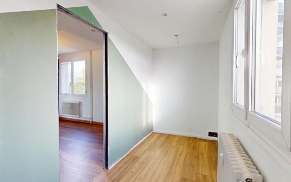 Appartement à vendre    5 pièces •  Vaulx-en-Velin