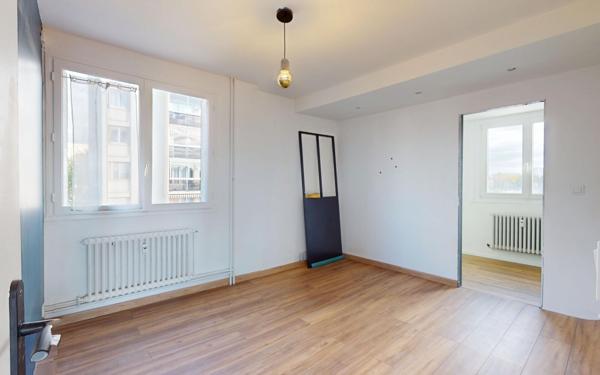 Appartement à vendre    5 pièces •  Vaulx-en-Velin