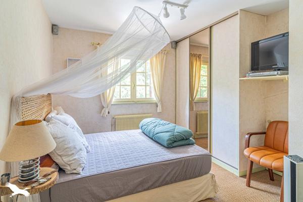 Maison 365 680 € Fargues-Saint-Hilaire 5 p 135 m² DPE D