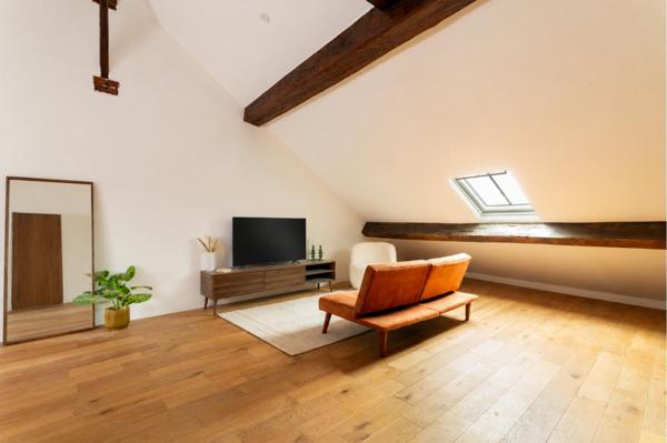 A VENDRE : T1 à LILLE • • 260 000 € FAI • Réf. 1934