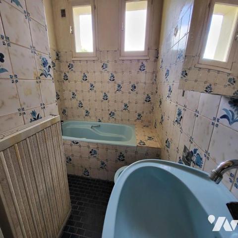 Maison d'habitation à vendre dans le centre de Châteauneuf du Faou, Finistère 29