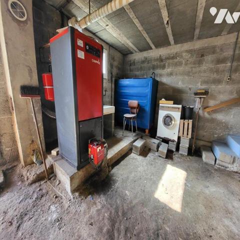 Maison d'habitation à vendre dans le centre de Châteauneuf du Faou, Finistère 29