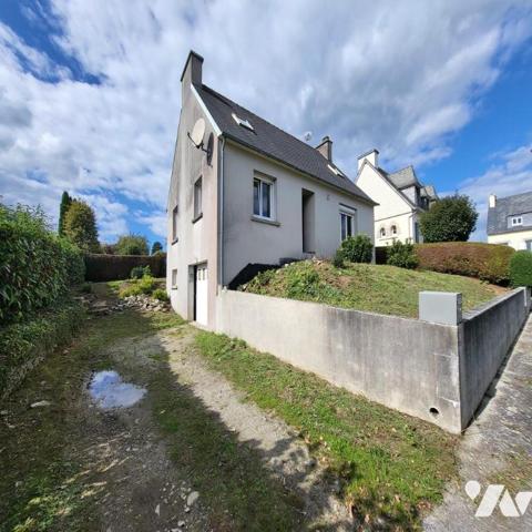 Maison d'habitation à vendre dans le centre de Châteauneuf du Faou, Finistère 29