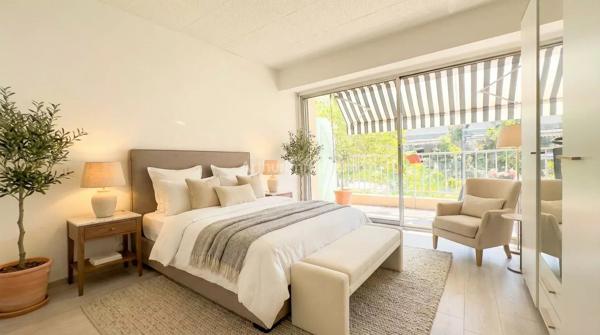 Vente                                                      Appartement
                        
                     3 pièces                      69 m2                     à Cannes