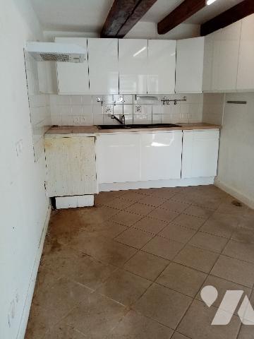 appartement F3 de 73.89m² 
état à rafraîchir 
petite copropriété en bon état