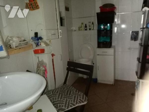 appartement F3 de 73.89m² 
état à rafraîchir 
petite copropriété en bon état