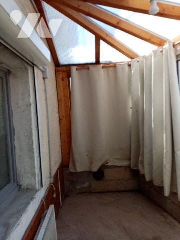 appartement F3 de 73.89m² 
état à rafraîchir 
petite copropriété en bon état