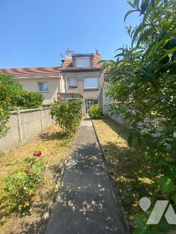 CALAIS CURIE MAISON DE VILLE 3 CHAMBRES JARDIN