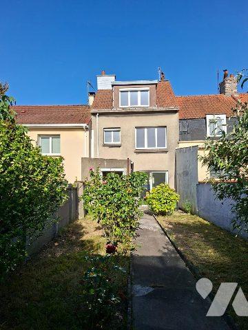 CALAIS CURIE MAISON DE VILLE 3 CHAMBRES JARDIN
