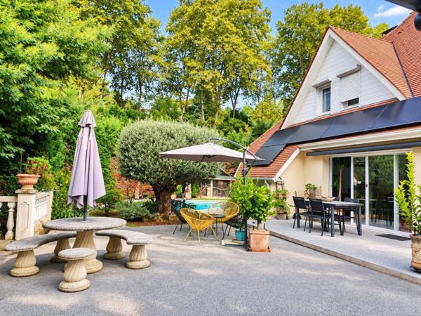 MAISON RECENTE SANS VIS A VIS PISCINE