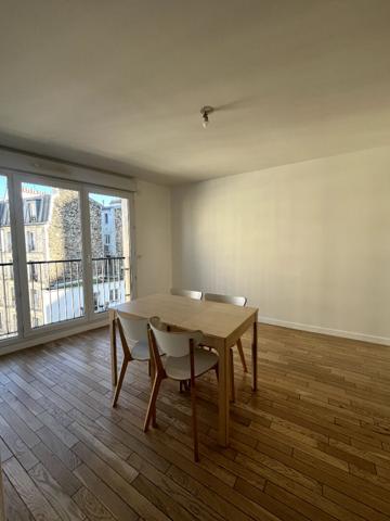 2P NEUF EN ETAGE ELEVE LUMINEUX