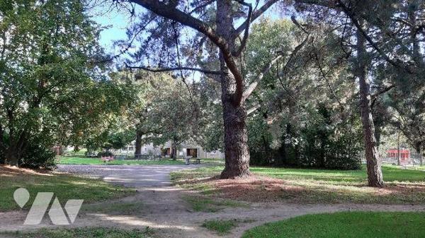 A  vendre appartement RENNES sud, square du cormier, T4 en rez-de-chaussée, d'une superficie de...