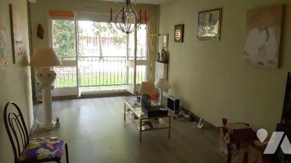 A  vendre appartement RENNES sud, square du cormier, T4 en rez-de-chaussée, d'une superficie de...