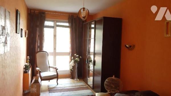 A  vendre appartement RENNES sud, square du cormier, T4 en rez-de-chaussée, d'une superficie de...