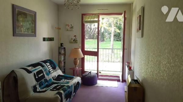 A  vendre appartement RENNES sud, square du cormier, T4 en rez-de-chaussée, d'une superficie de...