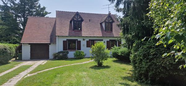 Pavillon 5 pièces - 125 m² - 4 ch - garage et dépendances - jardin arboré