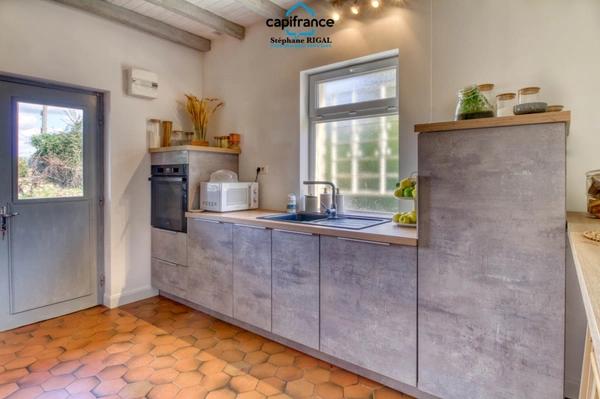 Propriete à vendre 9 pièces MONTAYRAL (47) 190m2 habitables sur terrain de 6689m2 avec piscine
