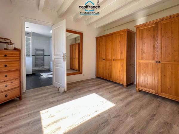 Propriete à vendre 9 pièces MONTAYRAL (47) 190m2 habitables sur terrain de 6689m2 avec piscine