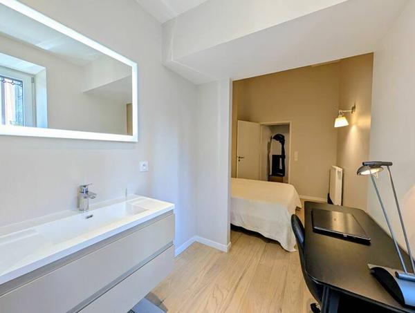 Appartement T4 92m2 de standing avec piscine - Proche centre de Chambéry