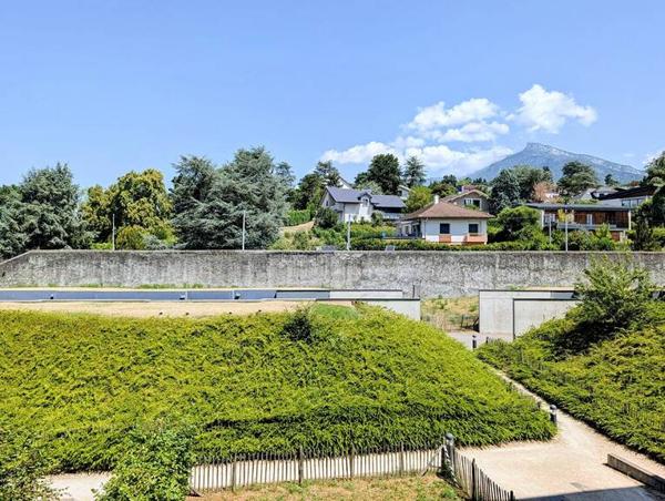 Appartement T4 92m2 de standing avec piscine - Proche centre de Chambéry