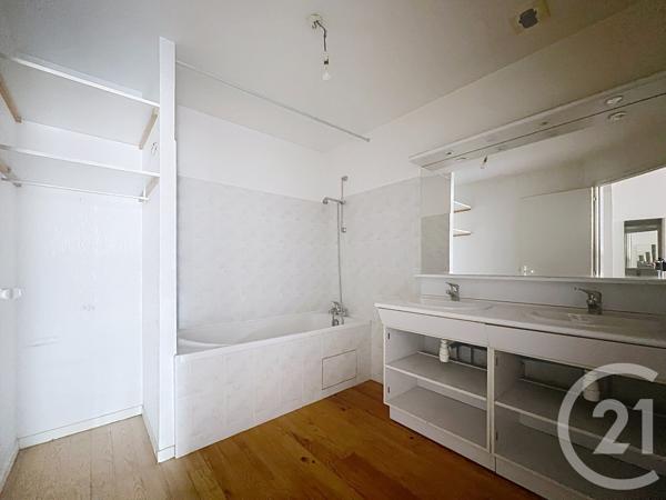Appartement à vendre  4 pièces - 114,25 m 2   LA ROCHELLE  - 17