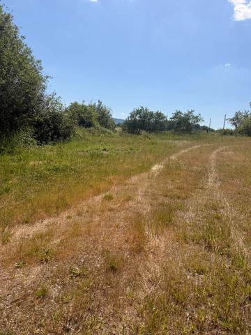 Ancienne grange à finir de restaurer 140m², 4 chambres, sur 1,2 hectares de terrain, 79 000 €