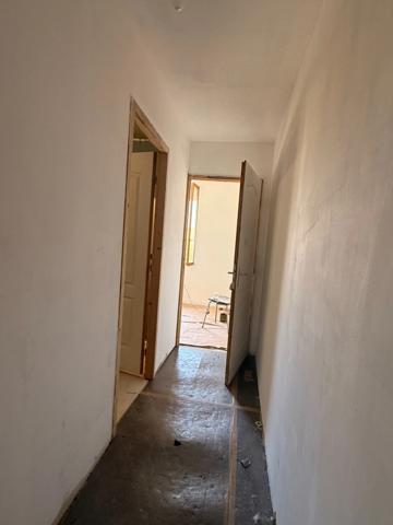Ancienne grange à finir de restaurer 140m², 4 chambres, sur 1,2 hectares de terrain, 79 000 €
