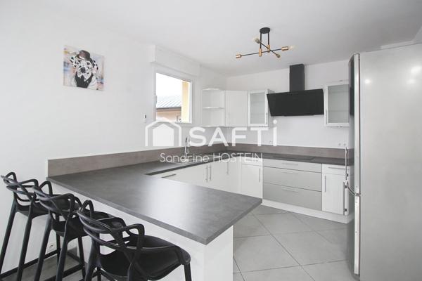 Bel appartement de 93m2 avec terrasses, cave et garage!