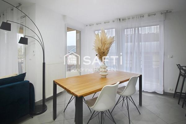 Bel appartement de 93m2 avec terrasses, cave et garage!