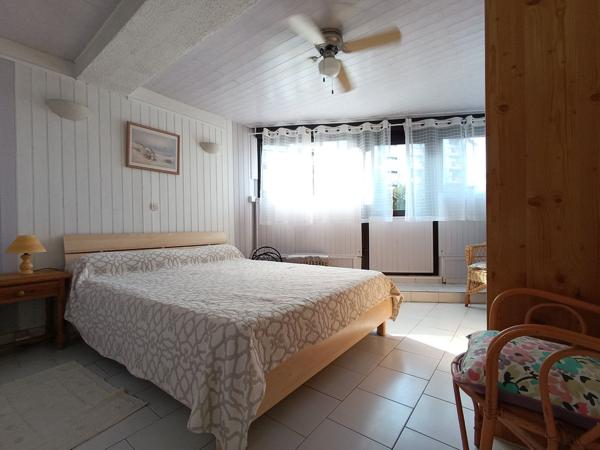 Appartement 3 pièces en rez-de-jardin + parking privé