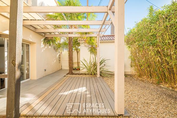 Maison en pierre avec garage et jardin