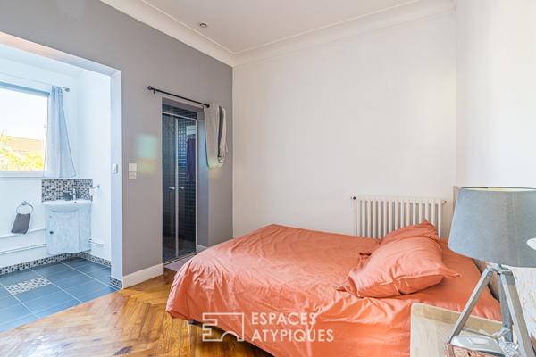 Maison en pierre avec garage et jardin