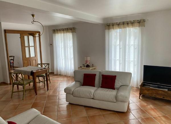 Maison à vendre    5 pièces •  Riez