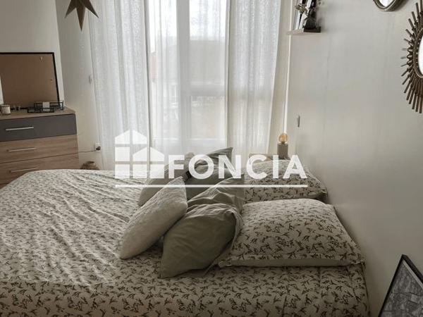 Location Appartement 4 pièces 82.2 m² - 1 PLACE ROBERT LAUCOURNET Isle 87170