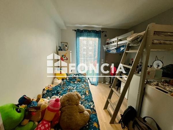 Location Appartement 4 pièces 82.2 m² - 1 PLACE ROBERT LAUCOURNET Isle 87170