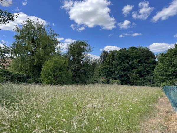 Terrain à Batir à vendre à Fère-Champenoise dans la Marne (51230), ref : 043/1569