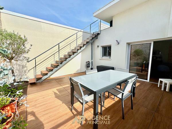 T3 dernier étage La Rochelle Ville en Bois - rooftop, terrasse et parking 574 750 € **  - Référence  MR734