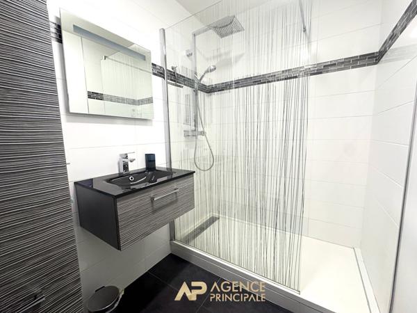 T3 dernier étage La Rochelle Ville en Bois - rooftop, terrasse et parking 574 750 € **  - Référence  MR734