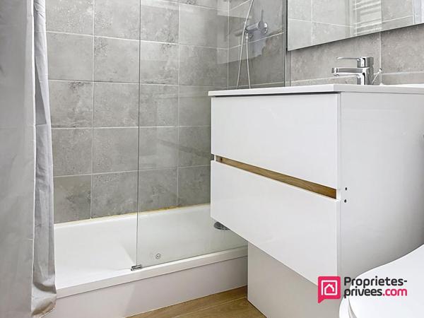 LA ROCHELLE (St Nicolas) - Studio orientée ouest d'environ 20 m2