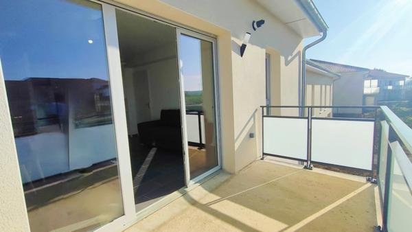 UNIQUE - à louer MEUBLÉ 2 pièces avec balcon et 2 stationnements - FLEVILLE DEVANT NANCY (54)
