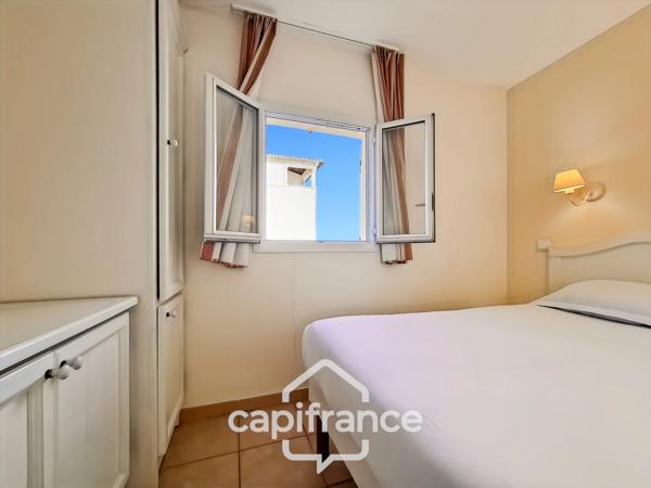 INVESTISSEMENT LOCATIF APPARTEMENT 3 PIECES 42 m2 en angle   au 1er étage PLACE DE PARKING  sur le DOMAINE DE PONT ROYAL