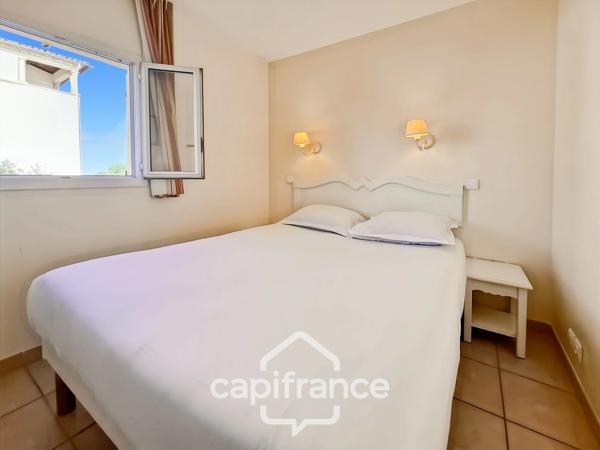 INVESTISSEMENT LOCATIF APPARTEMENT 3 PIECES 42 m2 en angle   au 1er étage PLACE DE PARKING  sur le DOMAINE DE PONT ROYAL