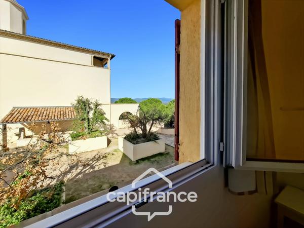 INVESTISSEMENT LOCATIF APPARTEMENT 3 PIECES 42 m2 en angle   au 1er étage PLACE DE PARKING  sur le DOMAINE DE PONT ROYAL