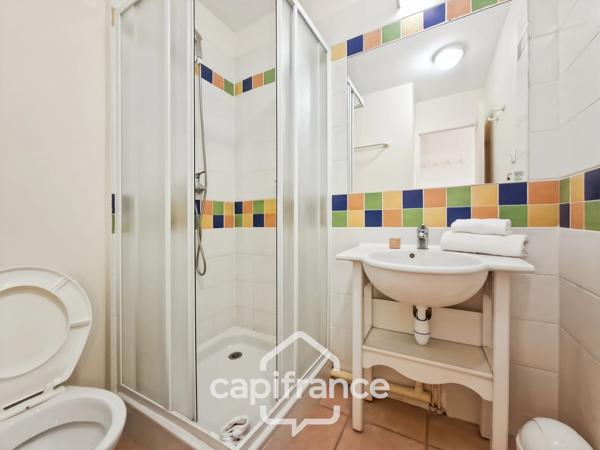 INVESTISSEMENT LOCATIF APPARTEMENT 3 PIECES 42 m2 en angle   au 1er étage PLACE DE PARKING  sur le DOMAINE DE PONT ROYAL