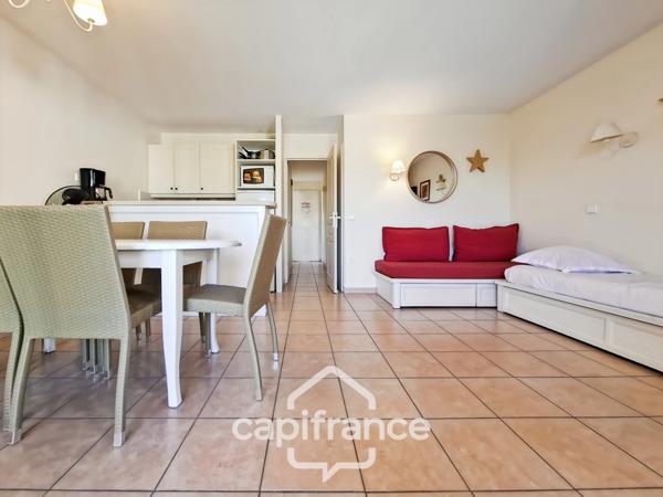 INVESTISSEMENT LOCATIF APPARTEMENT 3 PIECES 42 m2 en angle   au 1er étage PLACE DE PARKING  sur le DOMAINE DE PONT ROYAL