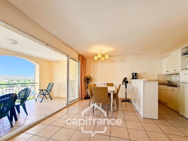 INVESTISSEMENT LOCATIF APPARTEMENT 3 PIECES 42 m2 en angle   au 1er étage PLACE DE PARKING  sur le DOMAINE DE PONT ROYAL